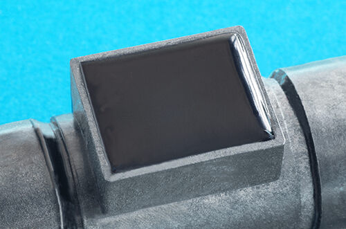 Vergussmasse Structalit® 5894-1 von Panacol auf Sensor