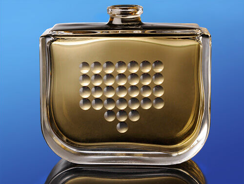 Glasklebstoff auf Flasche